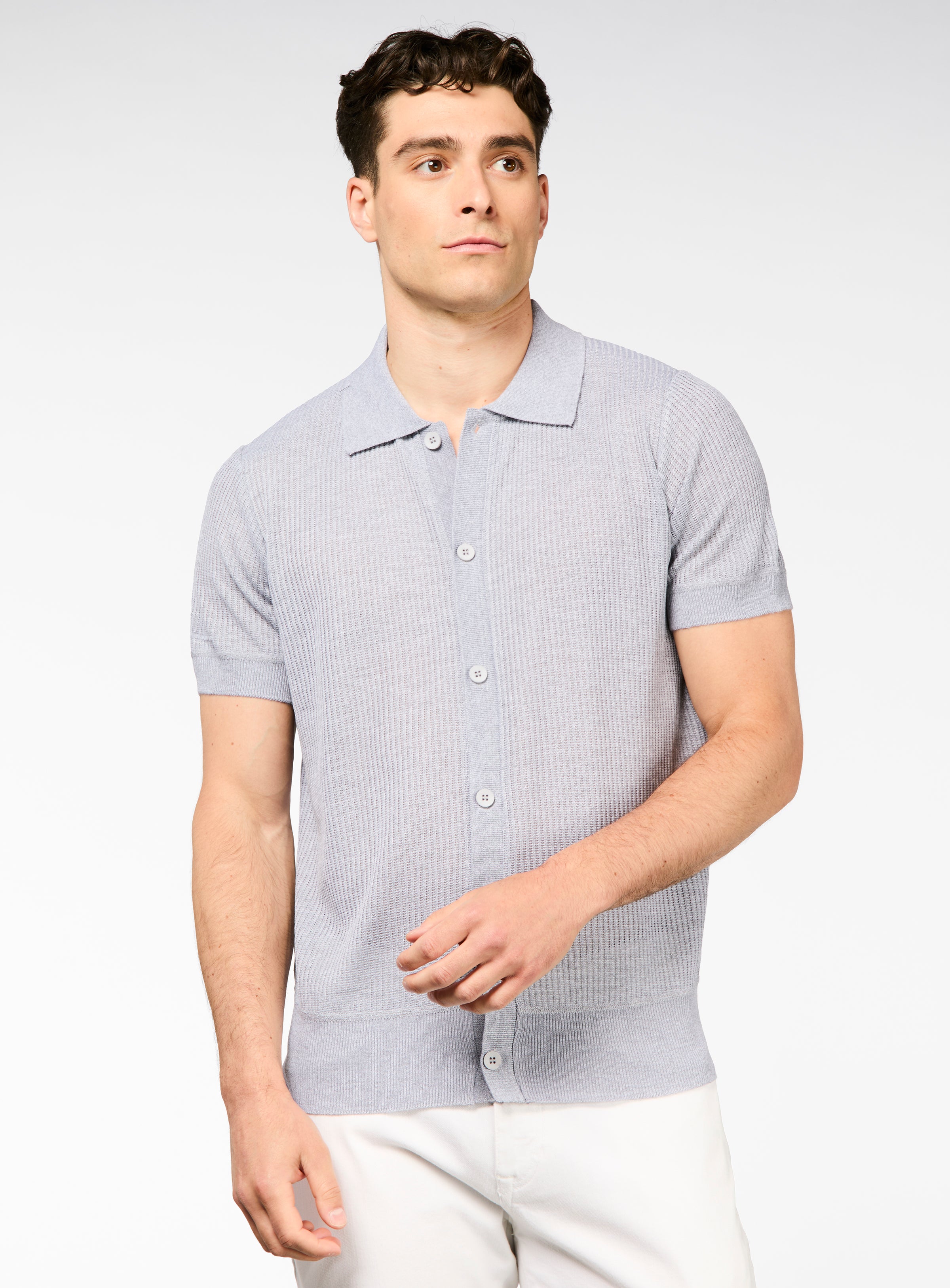 #GRISPALE#LIGHTGREY