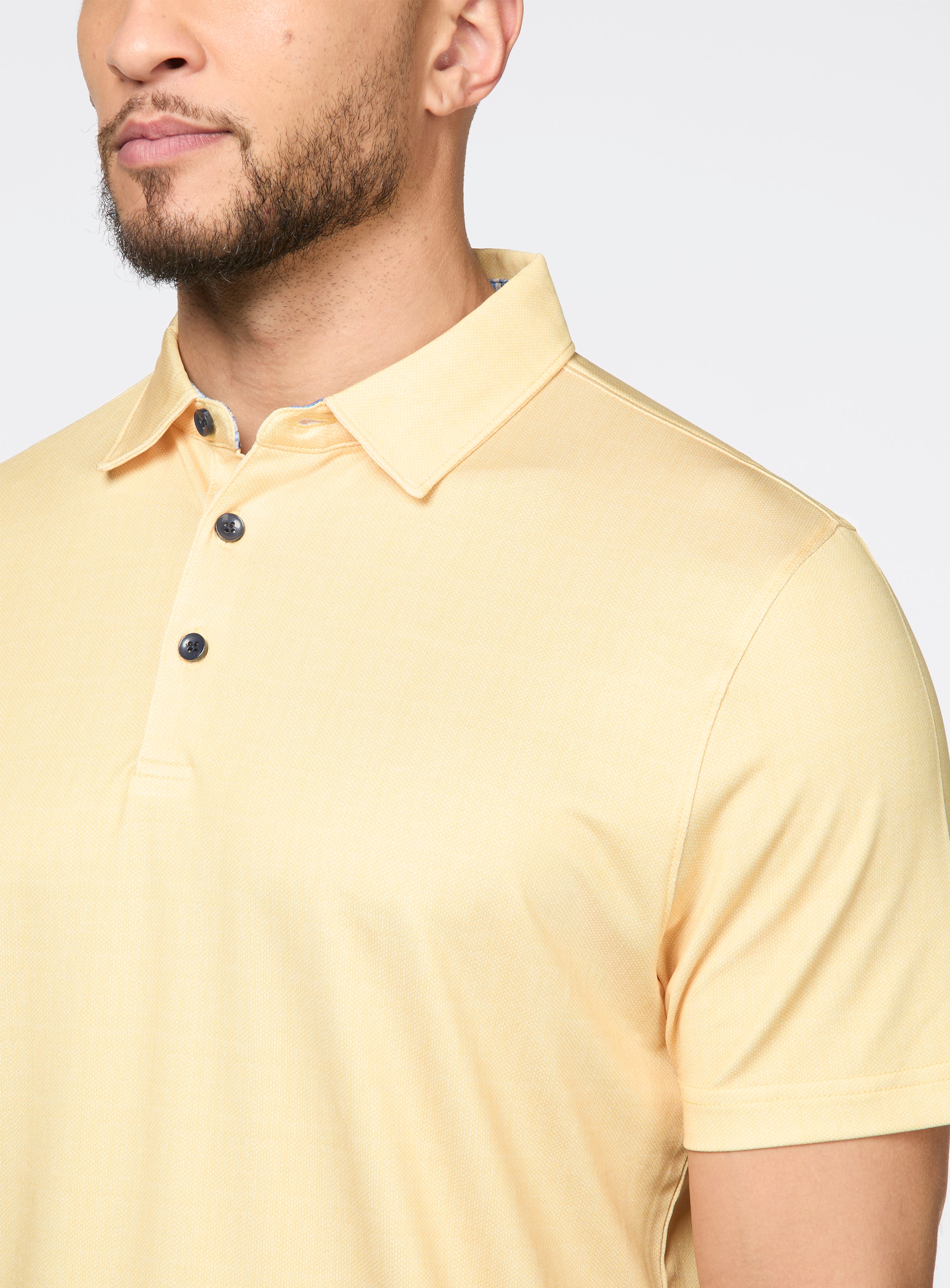 JAUNE